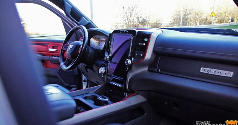 Dodge RAM cena 215000 przebieg: 78000, rok produkcji 2019 z Gdynia małe 781